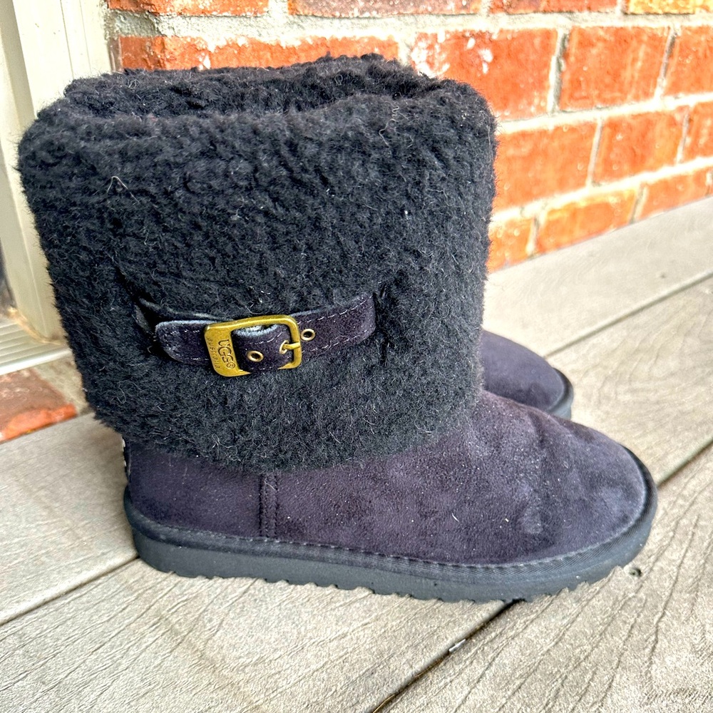 EUC Ugg Eilee sheepskin boots with buckle